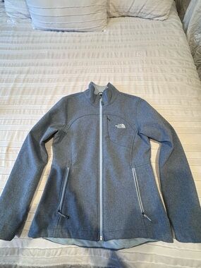 The North Face Women's Heather Slate Gray Zip-Up Softshell Jacket